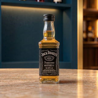 Jack Daniel's Whiskey Mignon 5 cl in glass