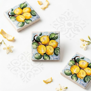Mini Magnete Quadrato con Limoni 2,5 cm – Calamita Decorativa Stile Maiolica Mediterranea