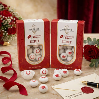 ESCLUSIVA Orefice Écrit - Confetti con Corona di Alloro e Cappello Laurea colore Rosso ai Cereali Pirottini Inclusi - 200g