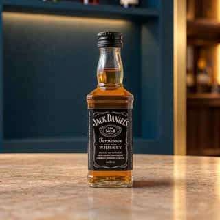 Jack Daniel's Whiskey Mignon 5 cl in glass